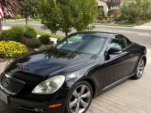 Used 2010 Lexus SC 430 Convertible RWD image 2