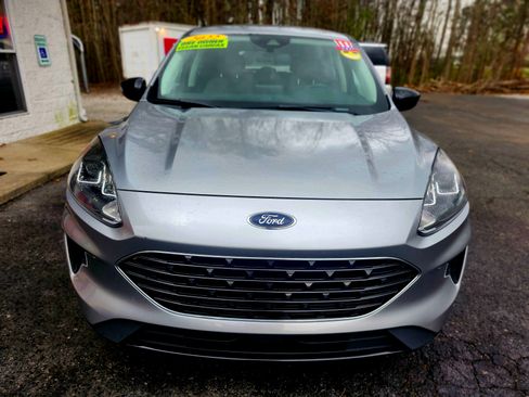 Used 2022 Ford Escape SE w/ SE Sport Appearance Package image 8