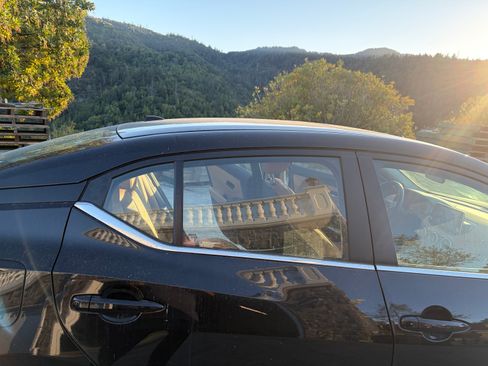 Used 2024 Nissan Sentra SV w/ SV Premium Package image 10