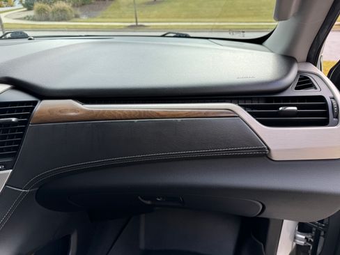 Used 2019 GMC Yukon Denali image 13