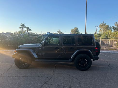 Used 2018 Jeep Wrangler Unlimited Sahara AWD/4WD image 1