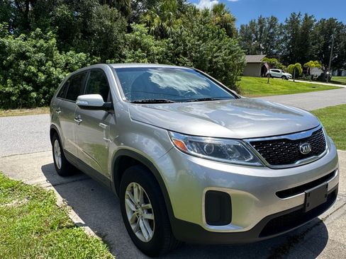 Used 2014 Kia Sorento LX AWD/4WD image 5