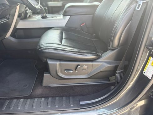 Used 2018 Ford F150 Lariat RWD image 12