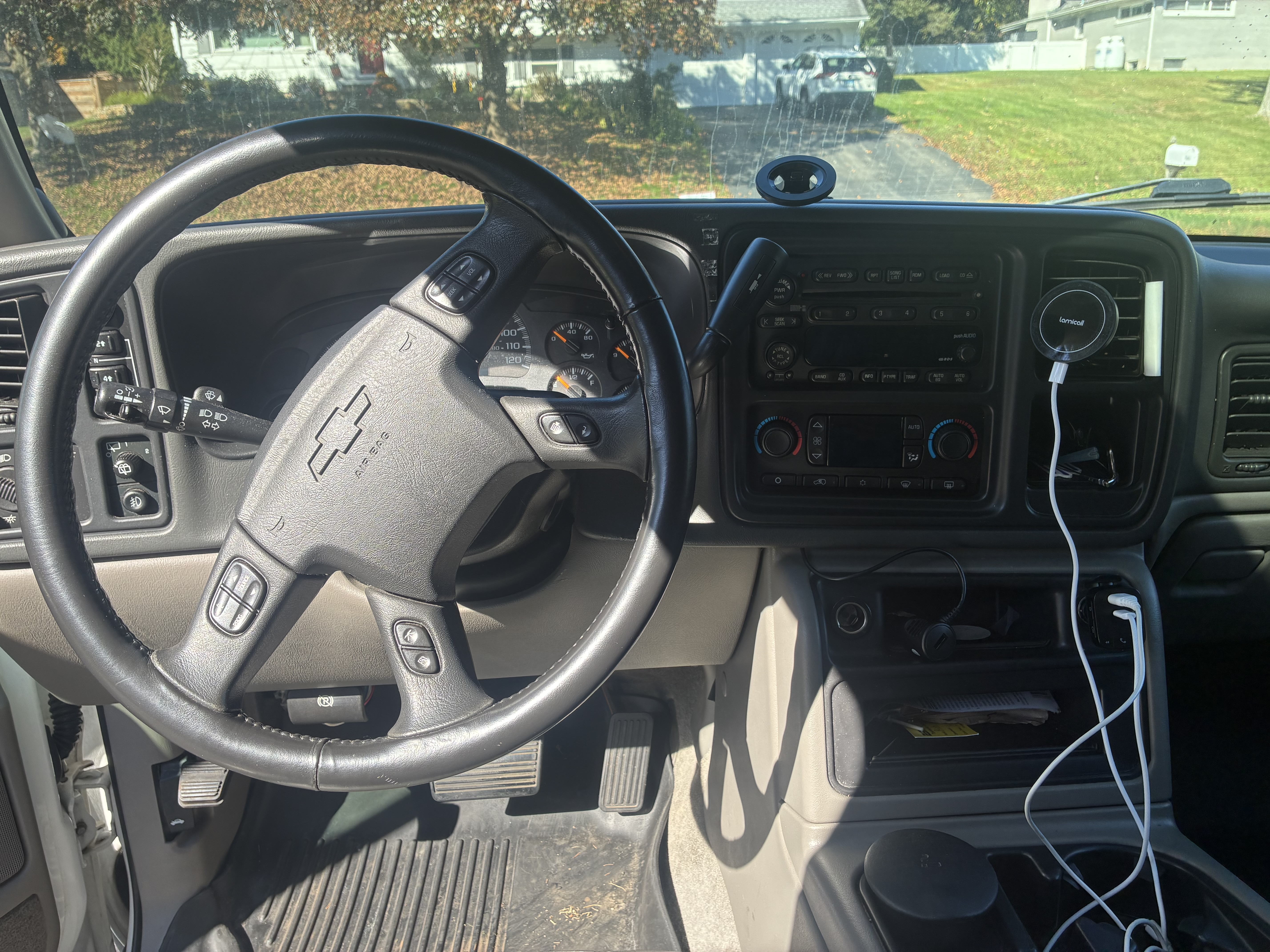 Used 2004 Chevrolet Tahoe Z71 w/ Z71 Preferred Equipment Group AWD/4WD image 8