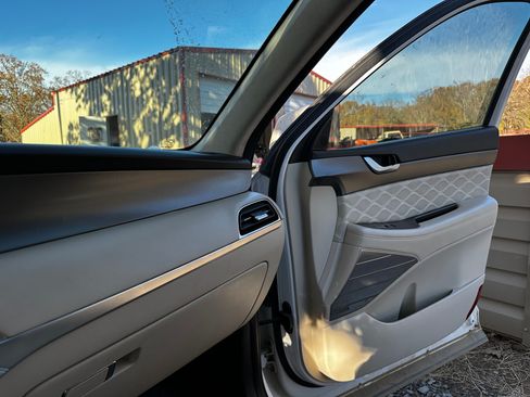 Used 2021 Hyundai Palisade Calligraphy image 13