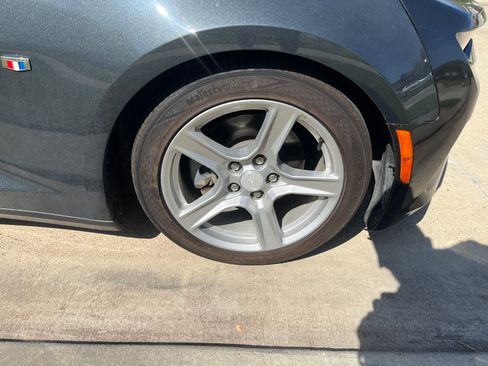 Used 2016 Chevrolet Camaro LT RWD image 11