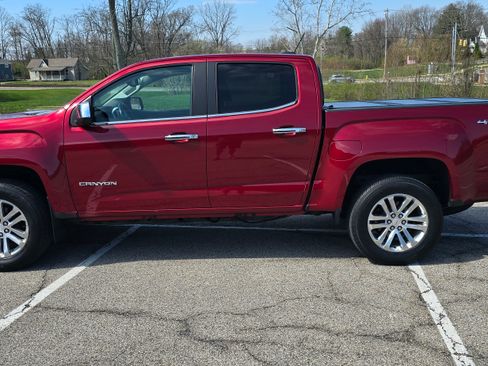 Used 2017 GMC Canyon SLT w/ Trailering Package image 2