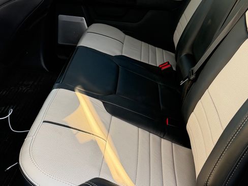 Used 2023 Ford F150 Lightning Platinum image 11