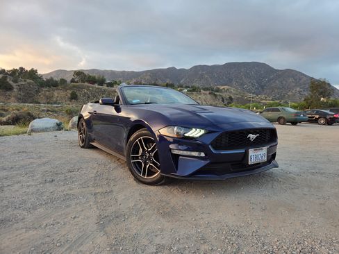Used 2019 Ford Mustang Premium RWD image 2