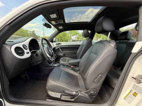 Used 2013 Volkswagen Beetle 2.5 FWD image 8
