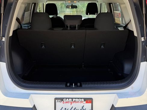 Used 2022 Kia Soul LX image 12