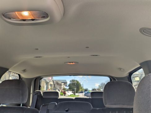 Used 2005 GMC Yukon SLE image 11