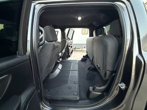 Used 2019 RAM 1500 Big Horn image 25