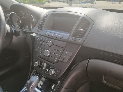 Used 2013 Buick Regal Premium image 21