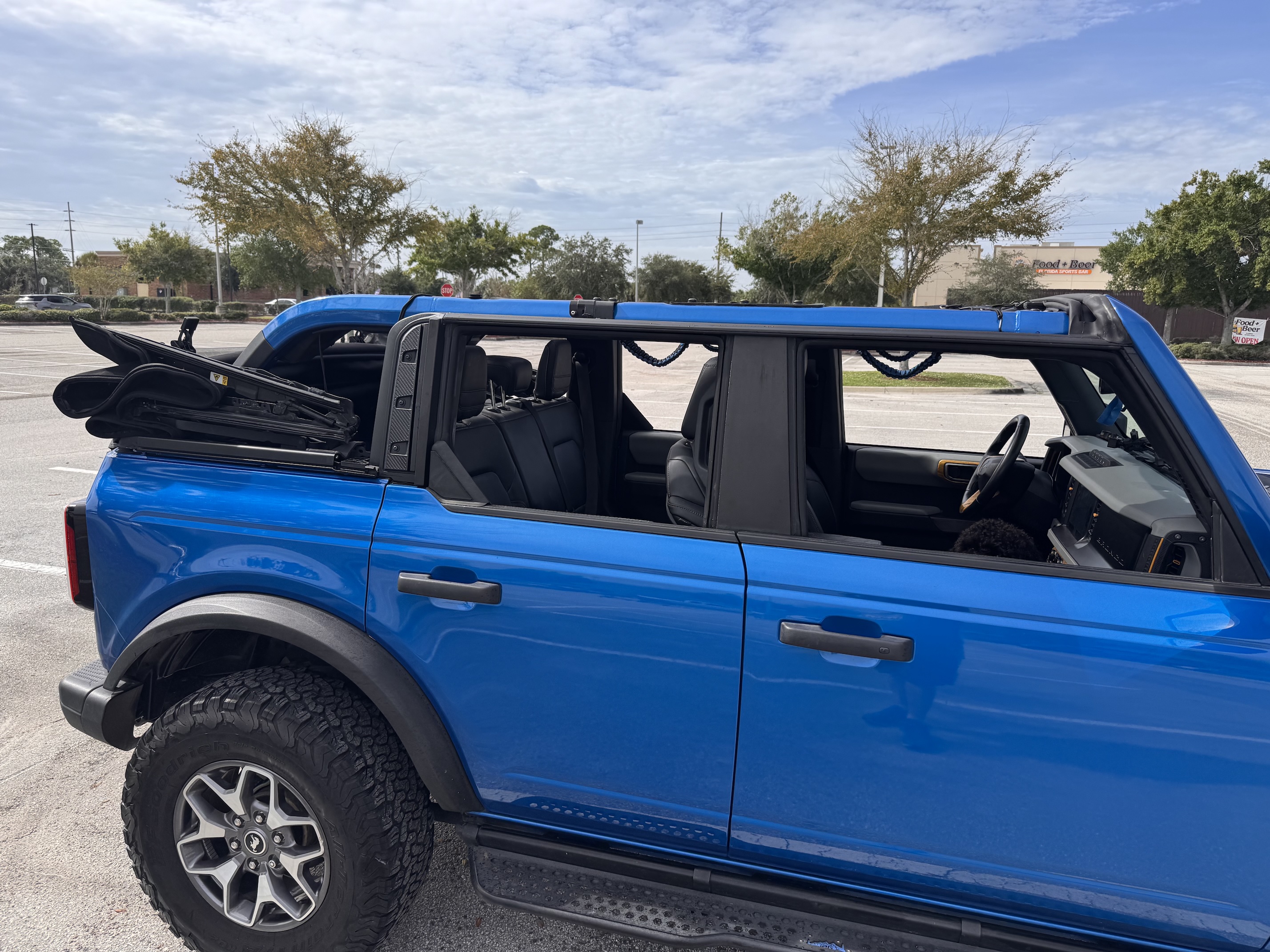 Used 2023 Ford Bronco Badlands AWD/4WD image 2