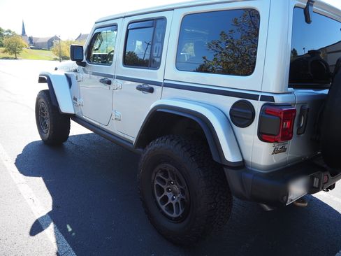 Used 2023 Jeep Wrangler Unlimited Rubicon 392 w/ Xtreme Recon 35" Tire Package image 11