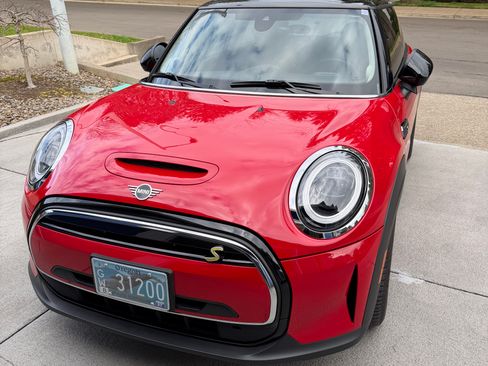Used 2024 MINI Cooper SE image 8