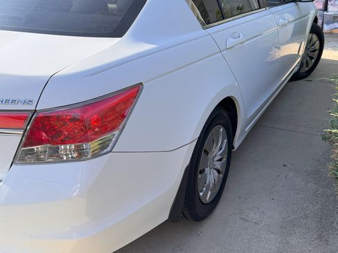 Used 2011 Honda Accord LX image 2