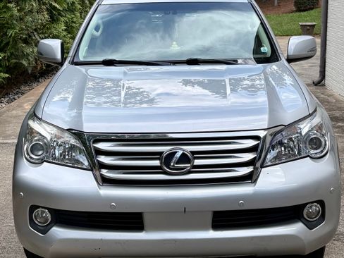 Used 2010 Lexus GX 460 AWD/4WD image 2
