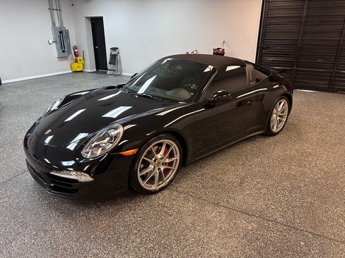 Used 2015 Porsche 911 Targa 4S image 6
