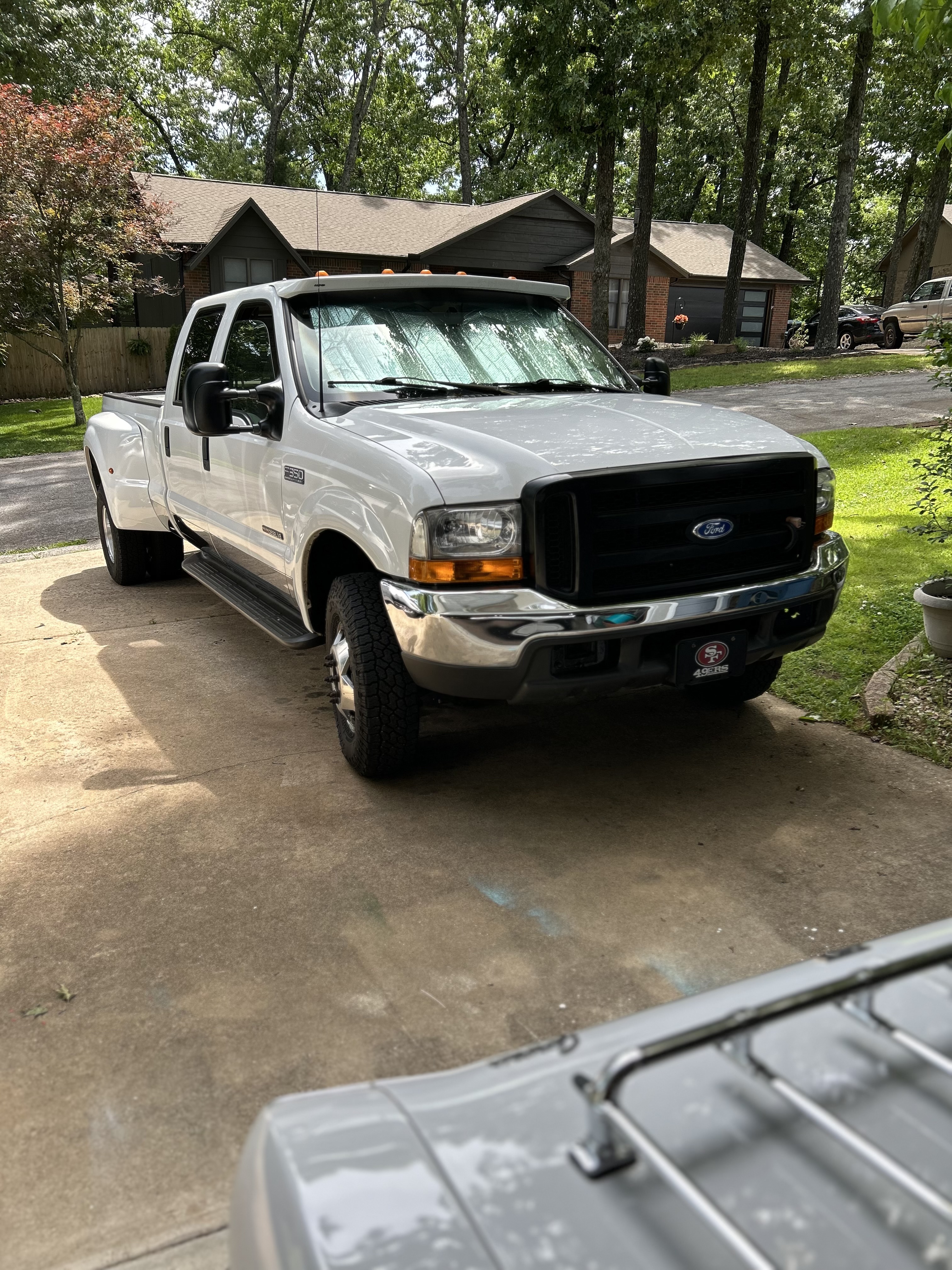 Used 2000 Ford F350 4x4 Crew Cab DRW Super Duty image 1