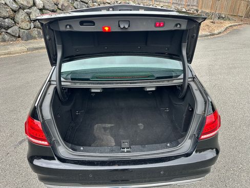 Used 2014 Mercedes-Benz E 350 4MATIC Sedan image 17