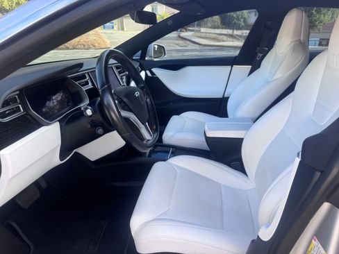 Used 2017 Tesla Model S 75 RWD image 15