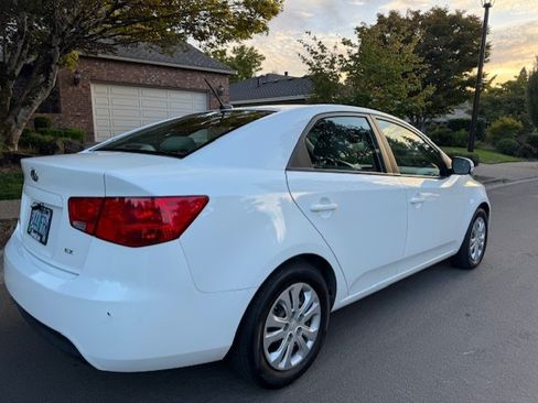 Used 2012 Kia Forte EX image 5