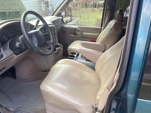 Used 2000 GMC Safari Minivan 3D w/ SLT Marketing Option Pkg 3 image 6