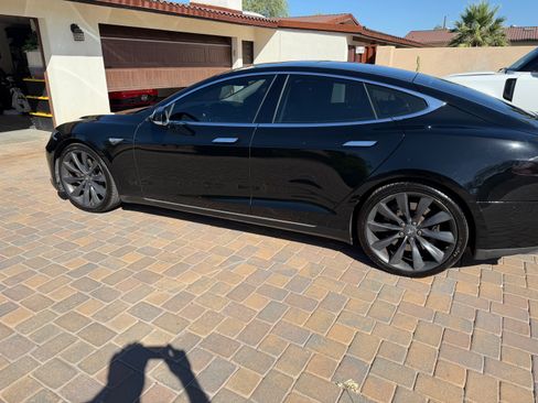 Used 2013 Tesla Model S Performance RWD image 1