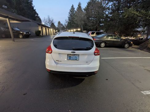 Used 2015 Ford Focus SE image 10