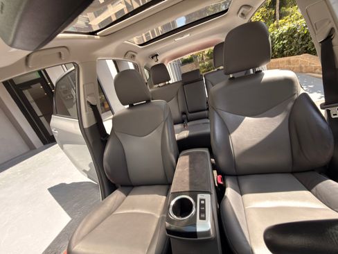 Used 2013 Toyota Prius V Five image 31