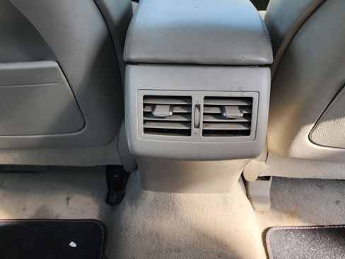 Used 2011 Toyota Camry XLE w/ XLE Extra-Value Pkg #1 image 9