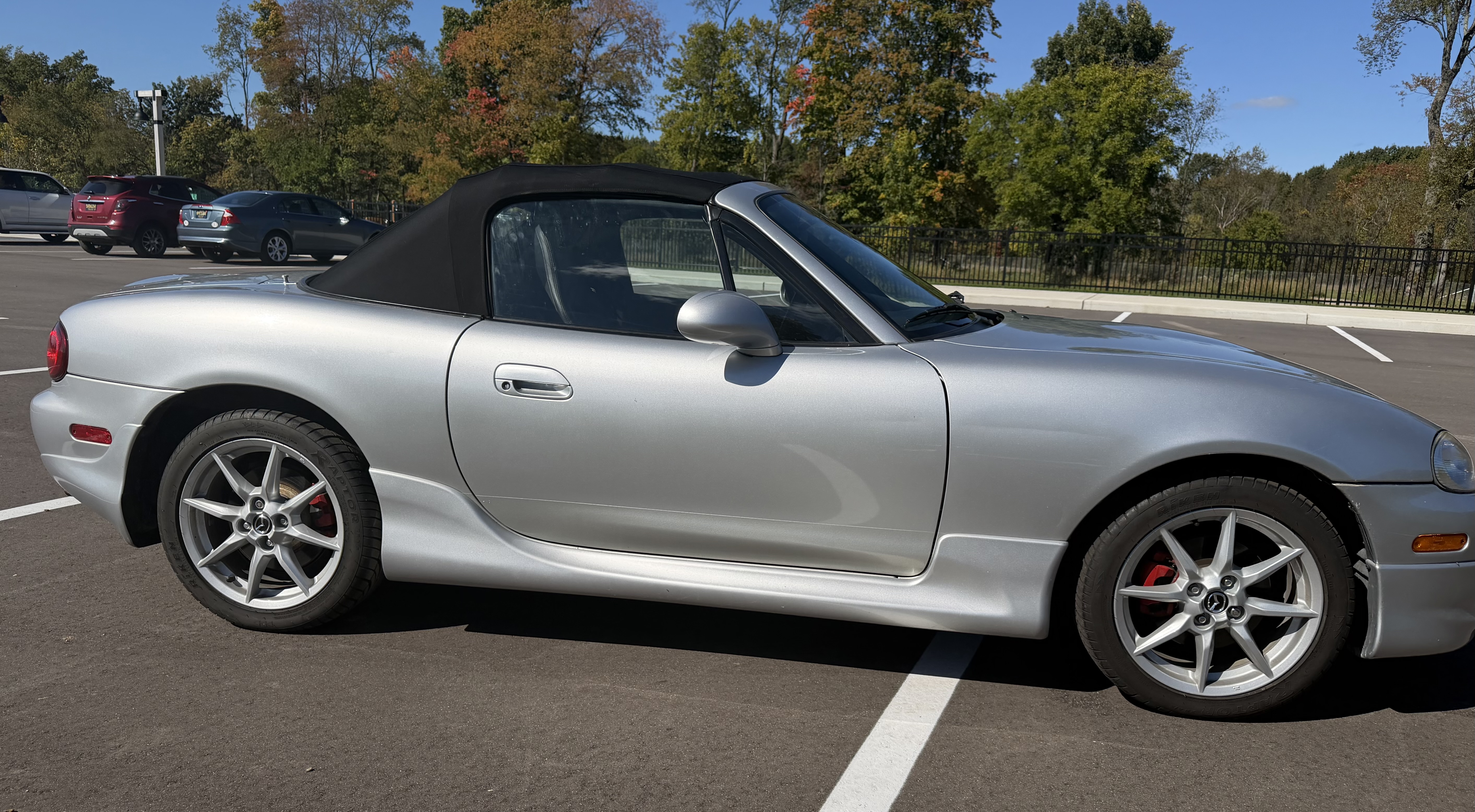 Used 2003 MAZDA MX-5 Miata RWD image 8