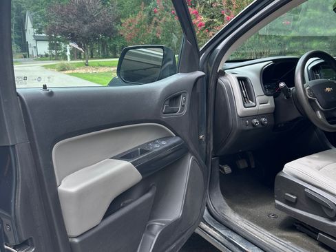 Used 2017 Chevrolet Colorado W/T w/ WT Convenience Package AWD/4WD image 8