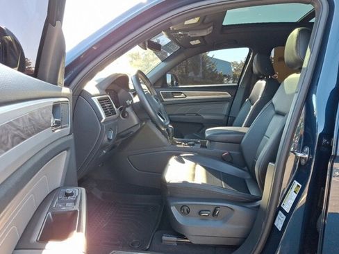 Used 2022 Volkswagen Atlas Cross Sport SEL R-Line image 11