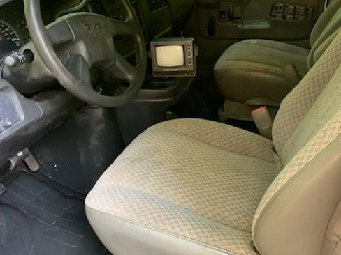 Used 2003 GMC Savana 3500 image 7