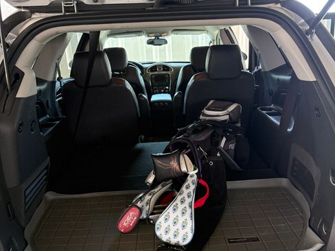 Used 2017 Buick Enclave Leather image 11