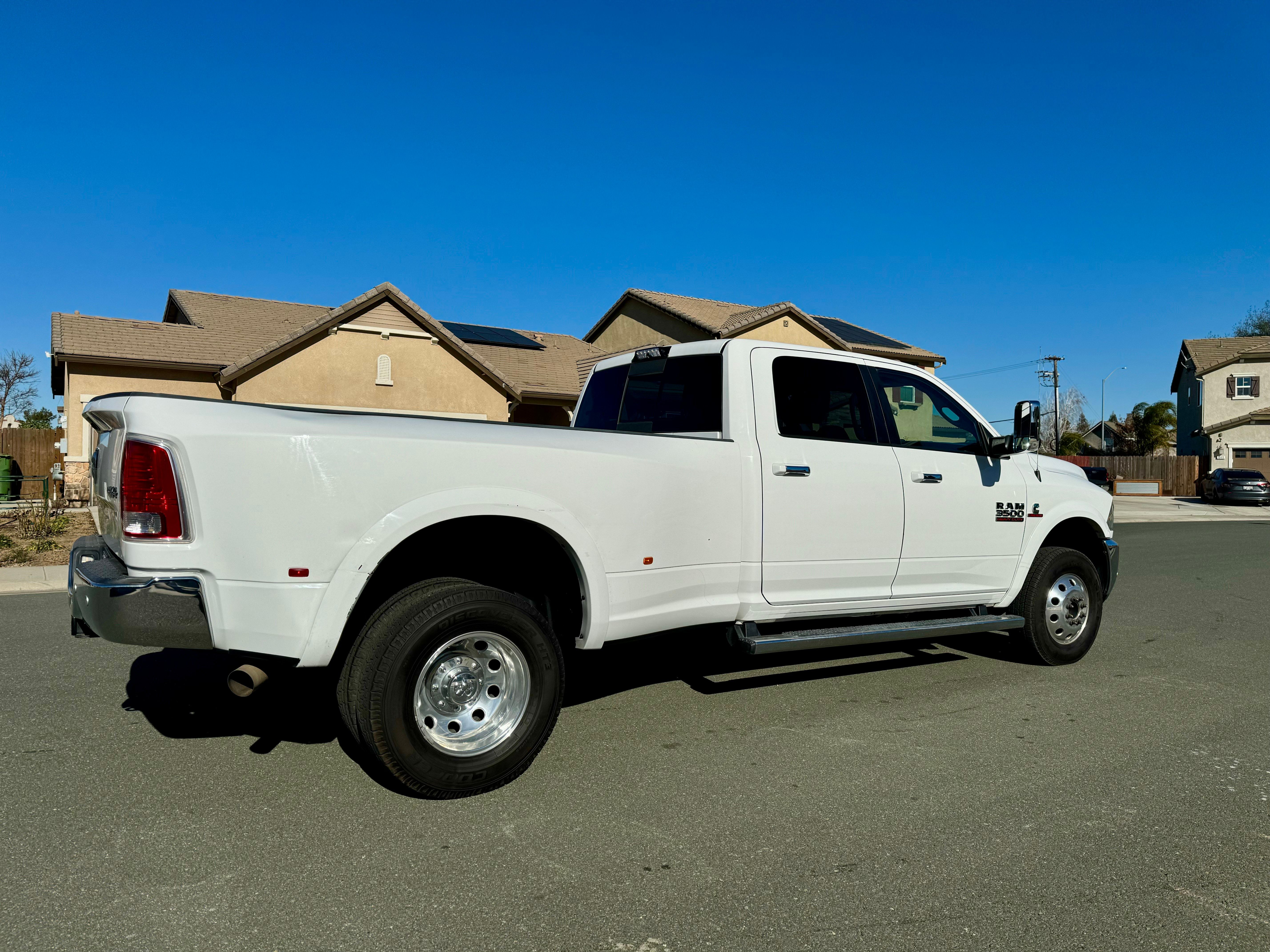 Used 2017 RAM 3500 Laramie AWD/4WD image 5