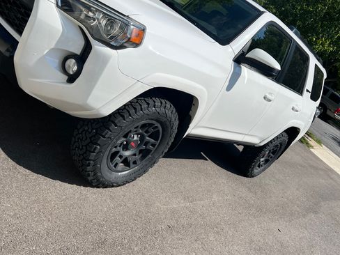 Used 2016 Toyota 4Runner TRD Pro AWD/4WD image 2
