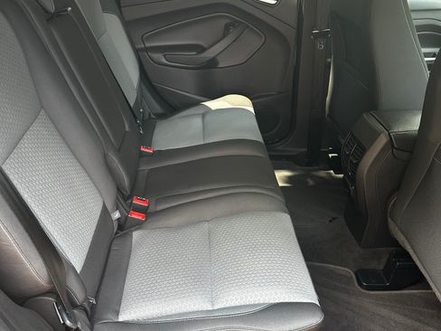 Used 2017 Ford Escape SE w/ SE Cold Weather Package AWD/4WD image 14