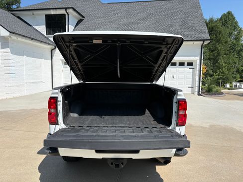 Used 2015 Chevrolet Silverado 2500 High Country AWD/4WD image 9