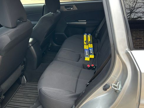 Used 2011 Subaru Forester 2.5X Premium w/ All-Weather Pkg image 8