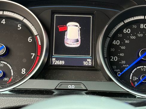 Used 2017 Volkswagen Golf 4-Door AWD/4WD image 12