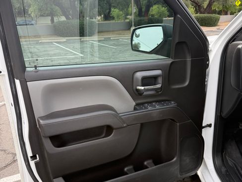 Used 2017 Chevrolet Silverado 1500 Custom w/ Custom Convenience Package image 16