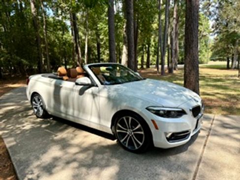 Used 2018 BMW 230i Convertible RWD image 4