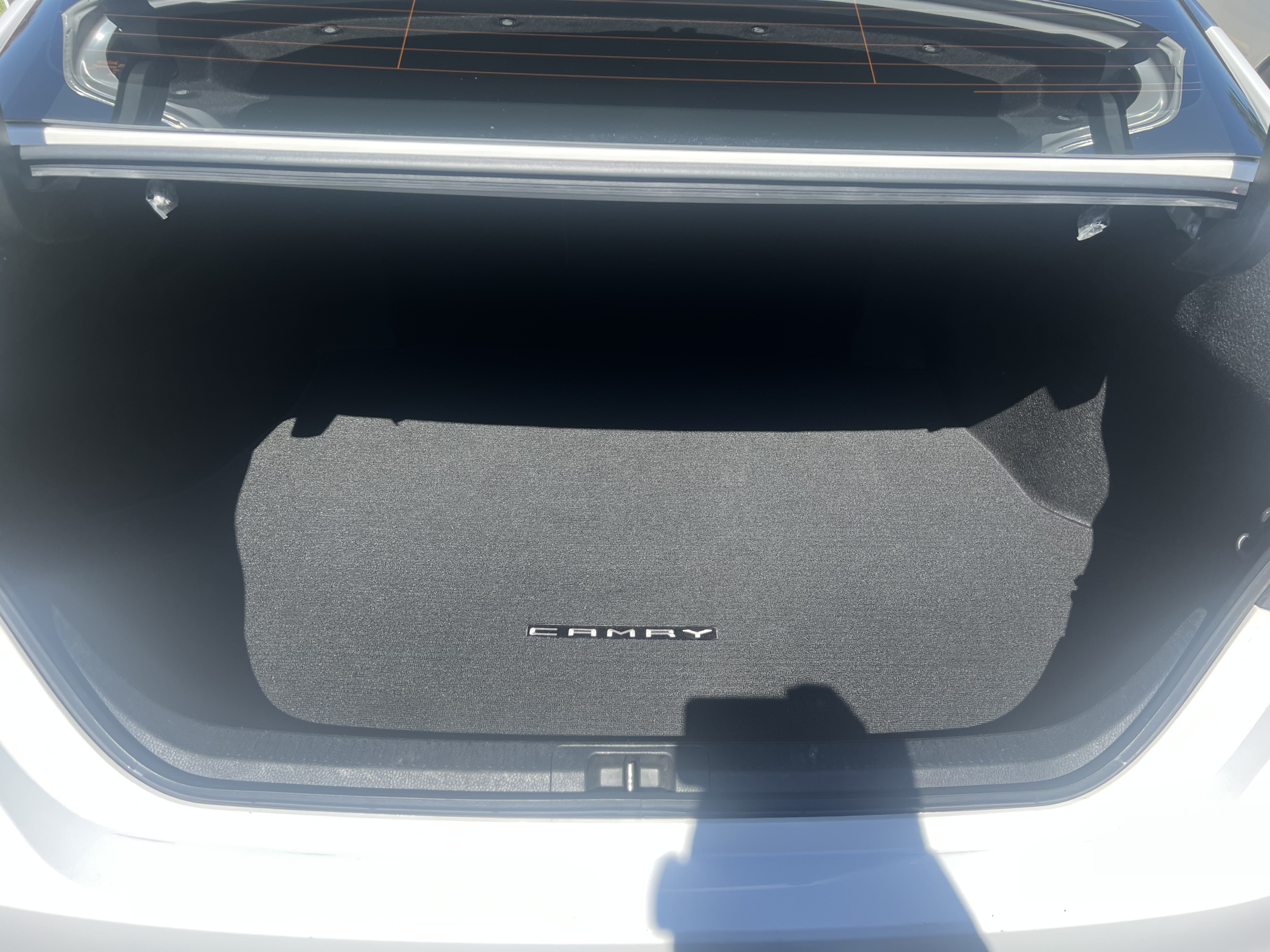 Used 2020 Toyota Camry LE w/ Carpet Mat Package FWD image 15