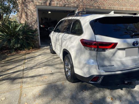 Used 2019 Toyota Highlander Limited Platinum image 8