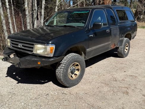 Used 1996 Toyota T100 DX image 1
