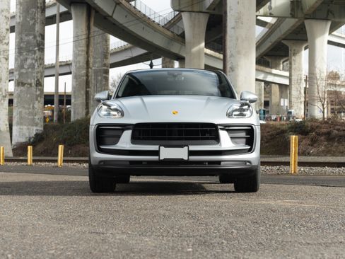 Used 2022 Porsche Macan Sport Edition image 10
